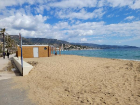 Appartement paisible avec vue panoramique mer et accès direct plage